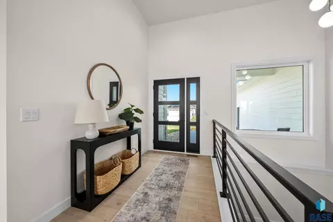 4205 N Interlachen Trl, Sioux Falls, SD 57107 photo 6