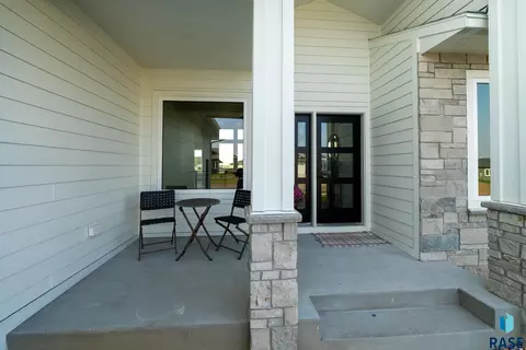 4205 N Interlachen Trl, Sioux Falls, SD 57107 photo 5