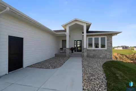 4205 N Interlachen Trl, Sioux Falls, SD 57107 photo 4