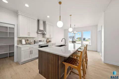 4205 N Interlachen Trl, Sioux Falls, SD 57107 photo 14