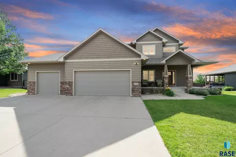 1205 S Discovery Ave, Sioux Falls, SD 57106