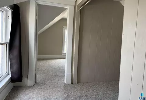 1409 E Rice St, Sioux Falls, SD 57103 photo 6