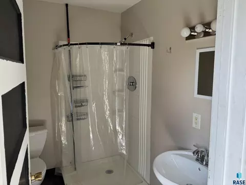 1409 E Rice St, Sioux Falls, SD 57103 photo 7