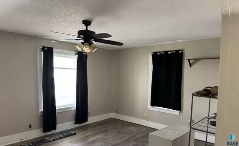 1409 E Rice St, Sioux Falls, SD 57103 photo 4