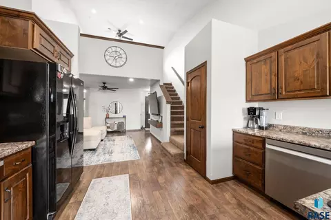 812 El Dorado Ct, Sioux Falls, SD 57108 photo 4