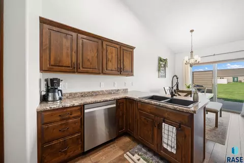 812 El Dorado Ct, Sioux Falls, SD 57108 photo 7