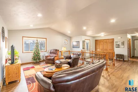 507 Nebraska St, Centerville, SD 57014 photo 8