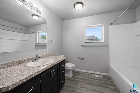 3305 E 13th St, Sioux Falls, SD 57103 photo 14