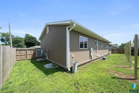 3305 E 13th St, Sioux Falls, SD 57103 photo 21