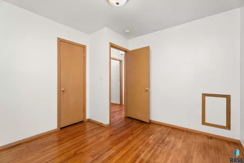 1505 E 34th St, Sioux Falls, SD 57105 photo 9