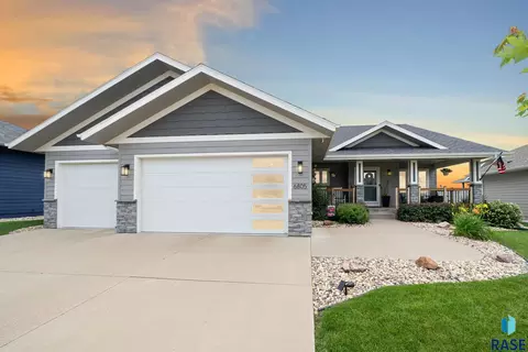 6805 E Dugout Ln, Sioux Falls, SD 57110 photo 1