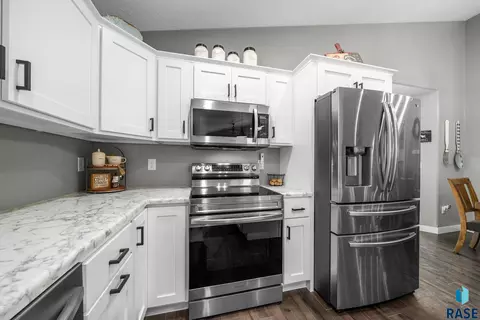 6805 E Dugout Ln, Sioux Falls, SD 57110 photo 16