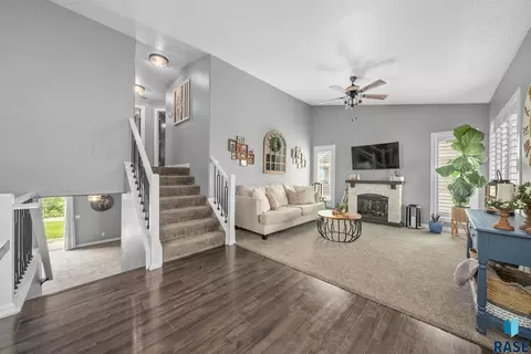 6805 E Dugout Ln, Sioux Falls, SD 57110 photo 3