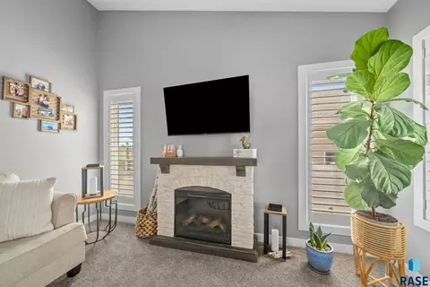 6805 E Dugout Ln, Sioux Falls, SD 57110 photo 6