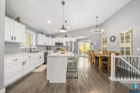 6805 E Dugout Ln, Sioux Falls, SD 57110 photo 9