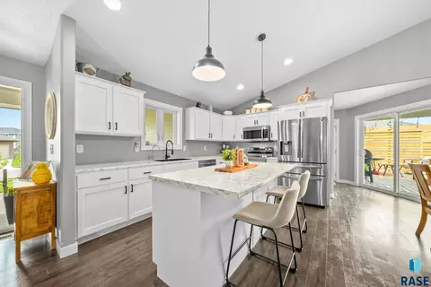 6805 E Dugout Ln, Sioux Falls, SD 57110 photo 10