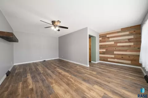 119 N Cedar St, Canton, SD 57013 photo 10