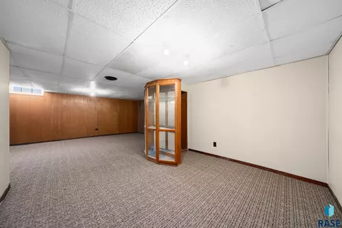 119 N Cedar St, Canton, SD 57013 photo 27