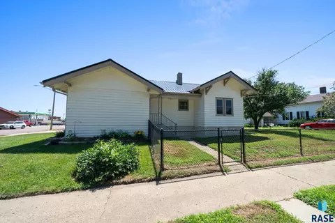 119 N Cedar St, Canton, SD 57013 photo 36