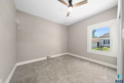 119 N Cedar St, Canton, SD 57013 photo 20