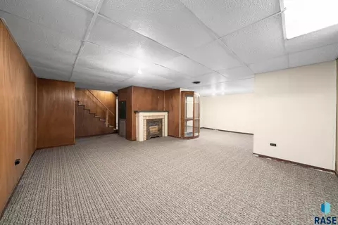 119 N Cedar St, Canton, SD 57013 photo 24