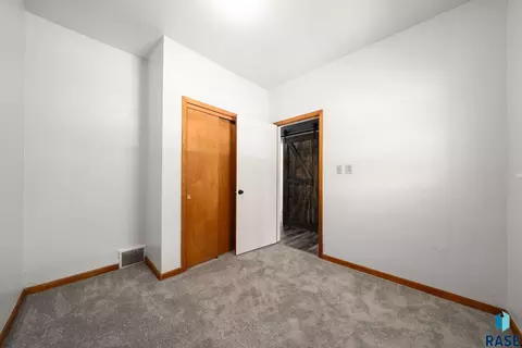119 N Cedar St, Canton, SD 57013 photo 17
