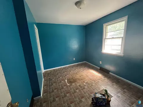 1941 E 34th St N, Sioux Falls, SD 57104 photo 4