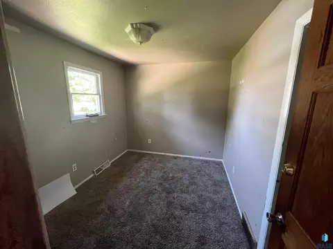1941 E 34th St N, Sioux Falls, SD 57104 photo 5
