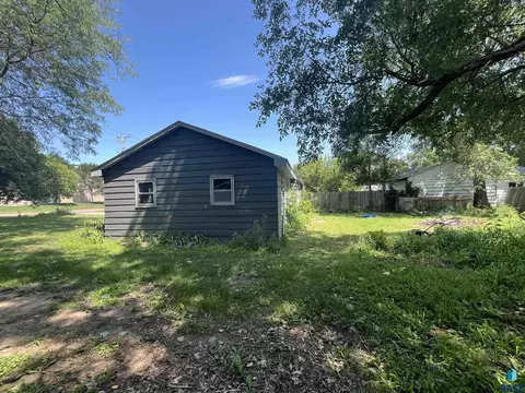 1941 E 34th St N, Sioux Falls, SD 57104 photo 8