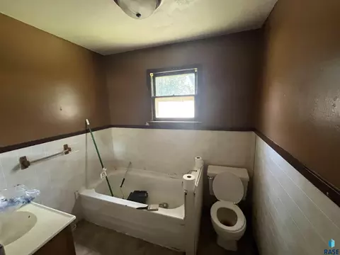 1941 E 34th St N, Sioux Falls, SD 57104 photo 6