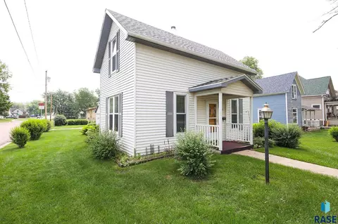 228 N Broadway St, Canton, SD 57013