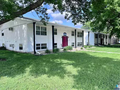 5212 W 47th St, Sioux Falls, SD 57106