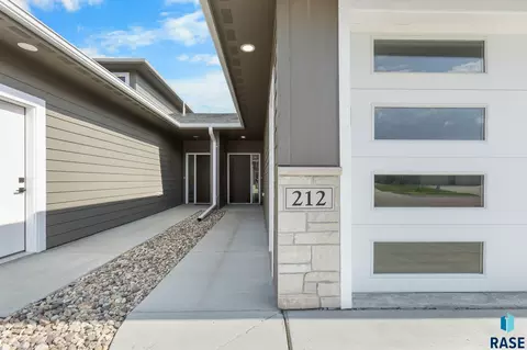 212 E Ivy Rd, Tea, SD 57064 photo 3