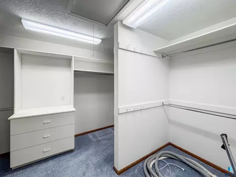 611 E 61st St, Sioux Falls, SD 57108 photo 36