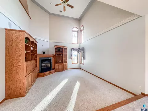611 E 61st St, Sioux Falls, SD 57108 photo 16