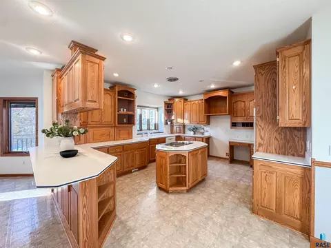 611 E 61st St, Sioux Falls, SD 57108 photo 11