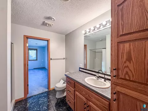 611 E 61st St, Sioux Falls, SD 57108 photo 44