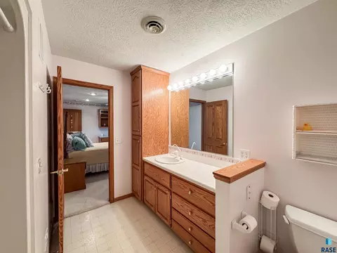 611 E 61st St, Sioux Falls, SD 57108 photo 40