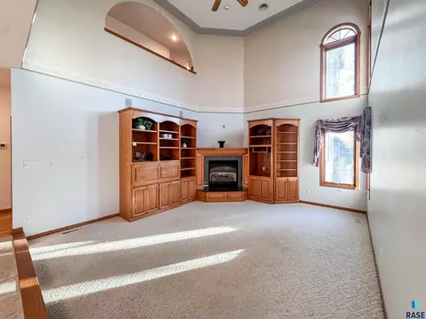 611 E 61st St, Sioux Falls, SD 57108 photo 17