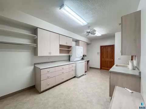 611 E 61st St, Sioux Falls, SD 57108 photo 26