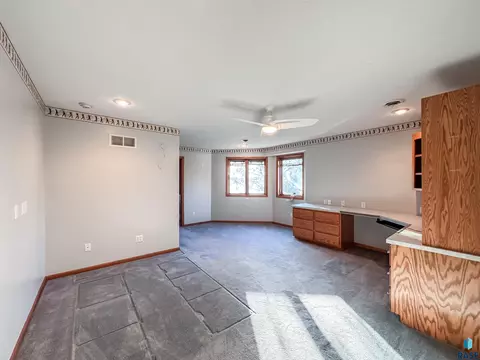 611 E 61st St, Sioux Falls, SD 57108 photo 41