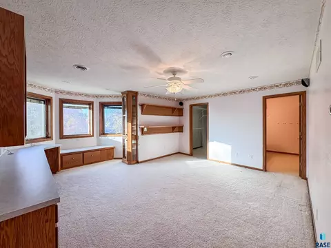 611 E 61st St, Sioux Falls, SD 57108 photo 37
