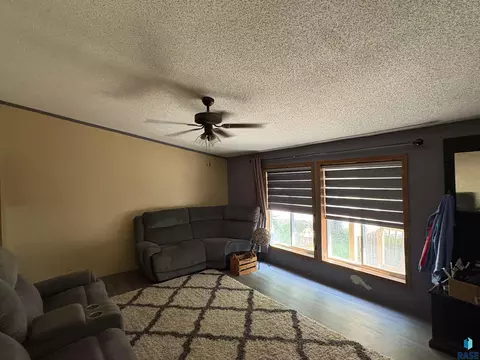 6404 W Nuthatch Pl, Sioux Falls, SD 57107 photo 8