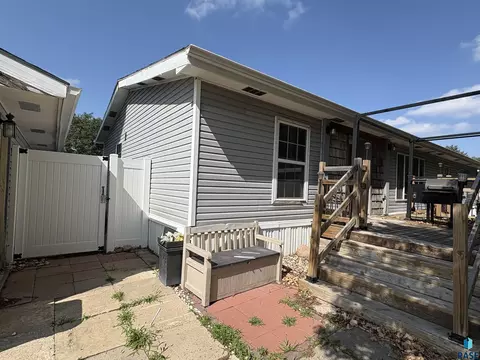 6404 W Nuthatch Pl, Sioux Falls, SD 57107 photo 3