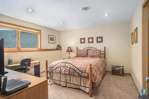 1402 S Lighthouse Pl, Sioux Falls, SD 57103 photo 19