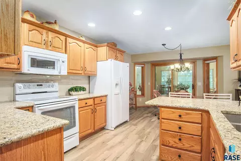 1402 S Lighthouse Pl, Sioux Falls, SD 57103 photo 12