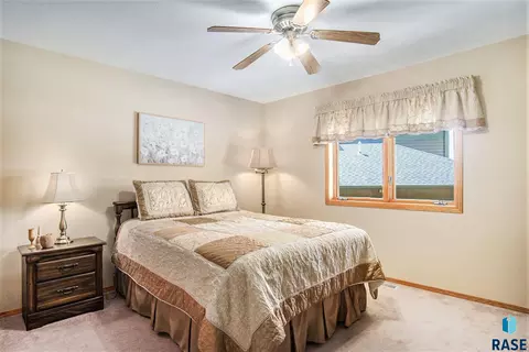 1402 S Lighthouse Pl, Sioux Falls, SD 57103 photo 13