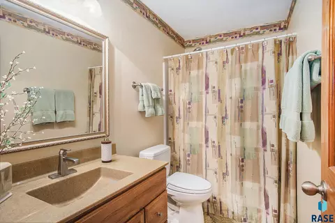 1402 S Lighthouse Pl, Sioux Falls, SD 57103 photo 15