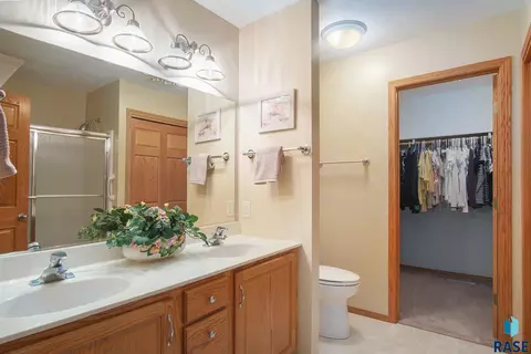 1402 S Lighthouse Pl, Sioux Falls, SD 57103 photo 18