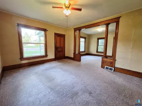 217 N Perry Ave, Colman, SD 57017 photo 4